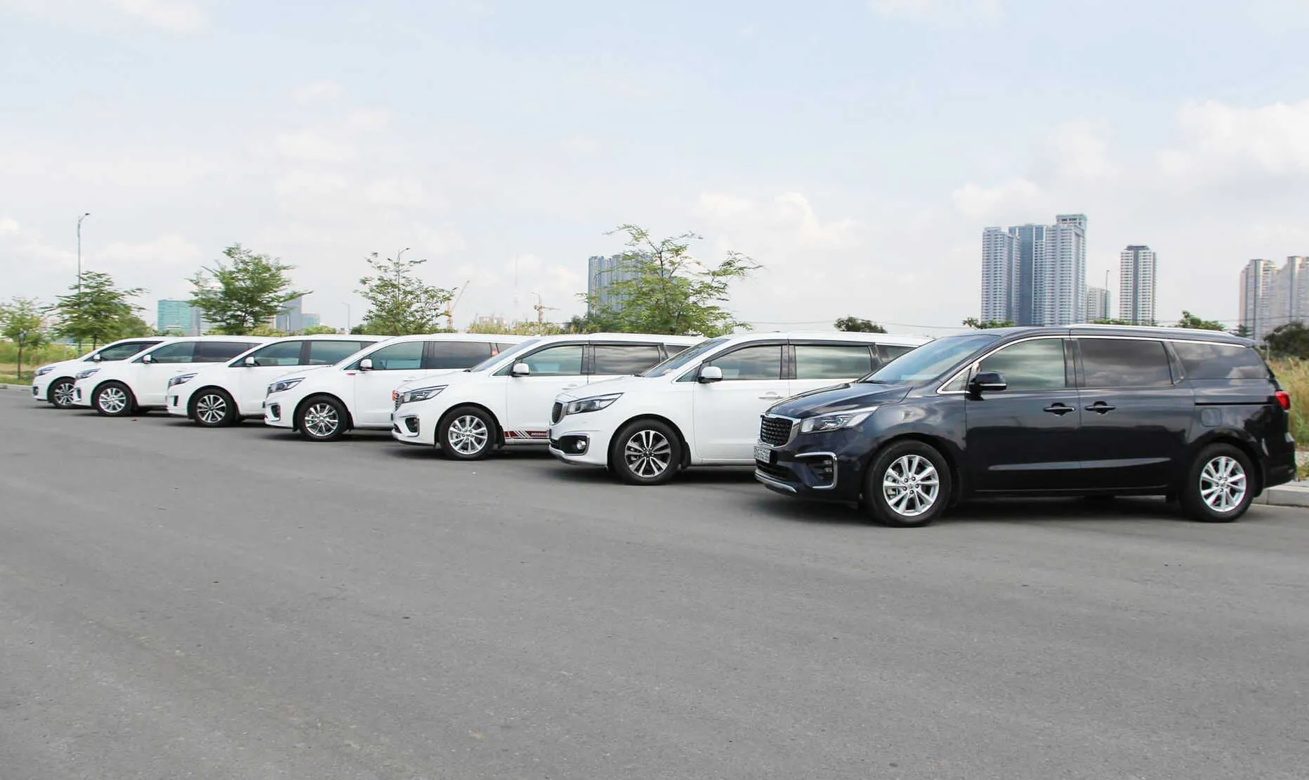 So sánh thuê xe 4, 7 và 16 chỗ: Chọn dòng nào cho hành trình từ TP.HCM?