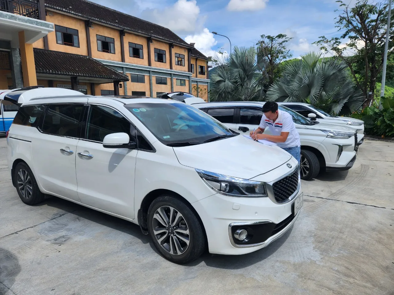 Kinh nghiệm săn giá tốt khi thuê xe đưa đón sân bay Tân Sơn Nhất